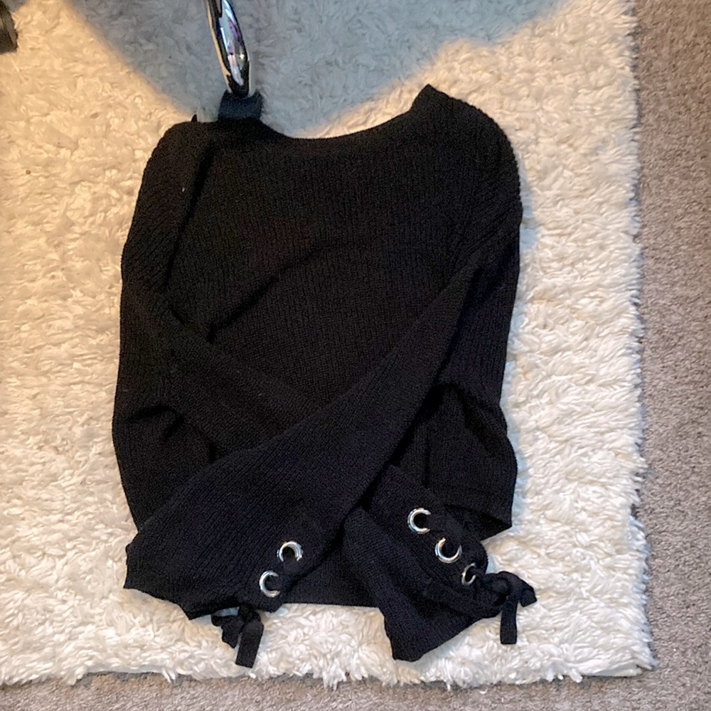 Black oversized off the shoulder sweater, very comfortable barely worn, soft.